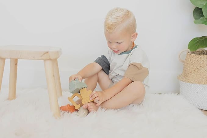 Brooklyn Neutral Vehicle Bath Set, Non Toxic Aesthetic Toys for Baby and Toddler, Includes a Car, Plane, Excavator and Train, Perfect for Bathtub, Water Tables, and Beach Play