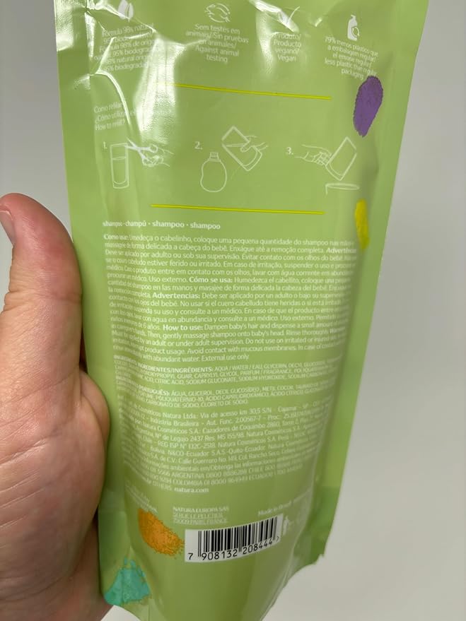 Natura - Mamãe e Bebê Baby Shampoo with Refill - 100% Vegan - Safe & Gentle Formula - 98.4% Natural Origin - All Skin Types - Cruelty Free - Brazilian Beauty - Baby Essentials - 6.7 fl oz (200ml)