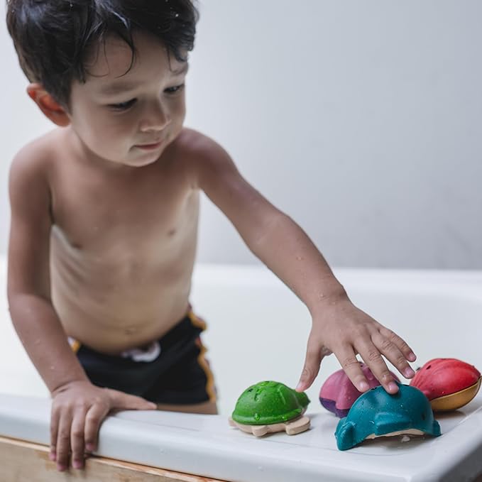 PlanToys® Sea Life Bath Set Wooden Montessori Tactile and Imaginative Water Play Toy | Fine Motor, Sensory Exploration and Cause and Effect Learning | Eco Friendly Ocean Bath Activity
