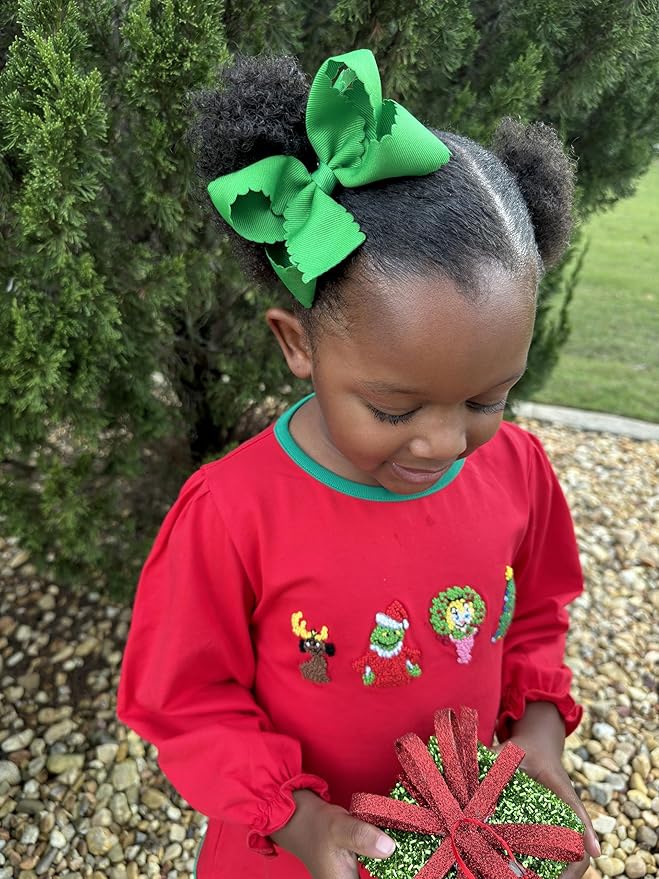 Wee Ones Girls' Classic Grosgrain Hair Bow with Scalloped Edges, No-Slip Hair Clip, Handmade, Green, Medium