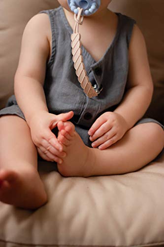 Three Little Tots All Silicone Modern, Short and Safety Tested Pacifier Clip (Tan, Twist)