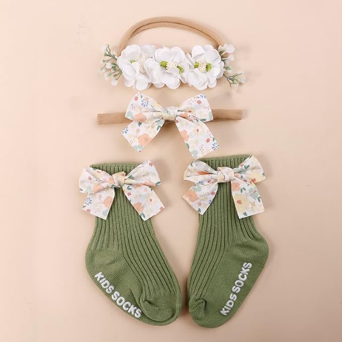 cherrboll Baby Girl Headbands and Socks Set, 3Pcs Soft Floral Hairbands Hair Bows Knit Socks for Newborn Infants Toddlers Photography Props Gifts