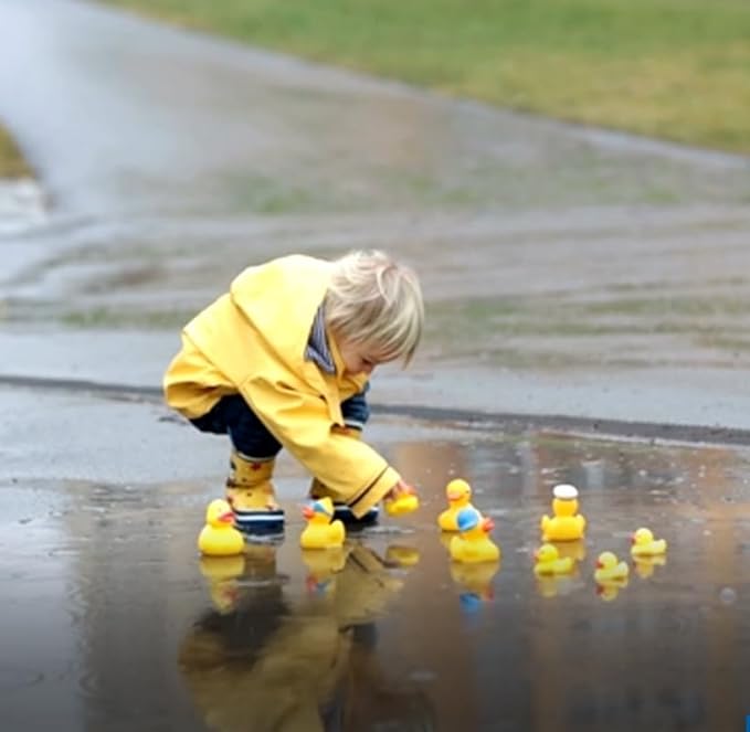SOHAPY 100Pcs Mini Yellow Rubber Ducks Tiny Baby Shower Rubber Ducks, Squeak Fun Baby Yellow Rubber Bath Toy Float Fun Decorations for Shower Birthday Party Favors Cupcake Carnival Game Gift (100Pcs)