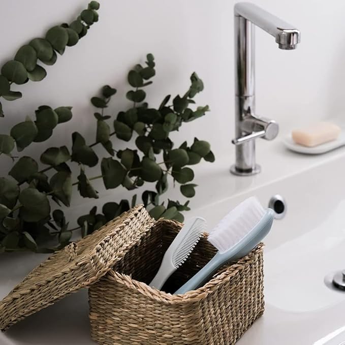 Beaba - Comb + Hairbrush set for Babies and Children - Integrated comb storage system on the back of the brush - Green Blue