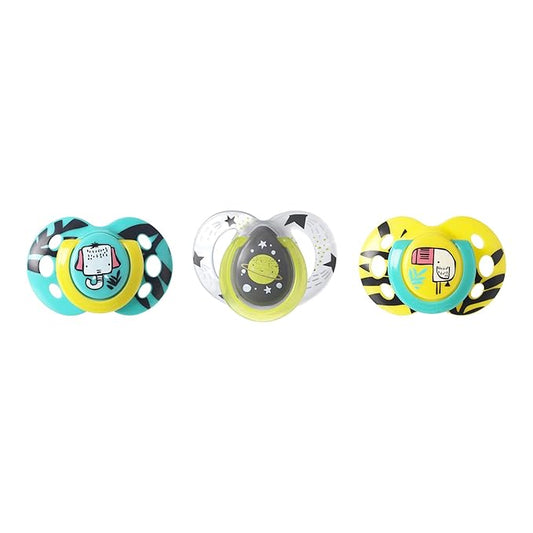 Tommee Tippee Day and Night Pacifier, 6-18 Months, Symmetrical Baglet, BPA-Free Binkies, Colors and Designs May Vary, Pack of 3