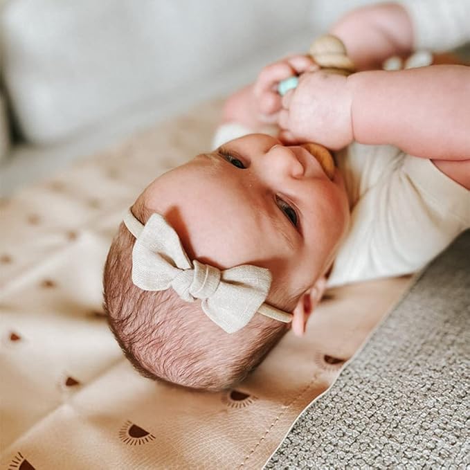 Sugarmelon Linen Bow Nylon Headband for Baby Toddler Newborn Infant Hair Bow Elastic Bands for Baby Girls Little Kids Headbands (Linen Mini bow 2.5'')