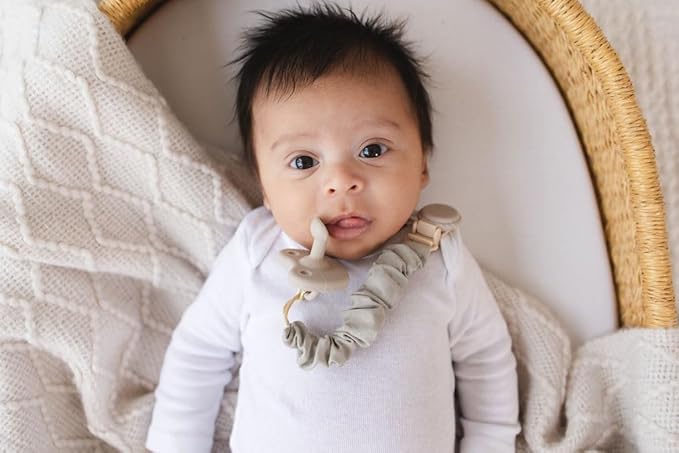 Muslin Cotton - Metal-Free Pacifier Clips, Lightweight and Secure Pacifier Holder for Babies (Cloud Rêve) - Mila & Lulu