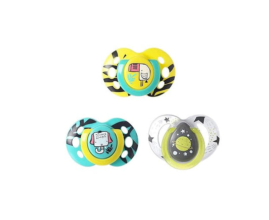 Tommee Tippee Day and Night Pacifier, 18-36 Months, Symmetrical Baglet, BPA-Free Binkies, Colors and Designs May Vary, Pack of 3