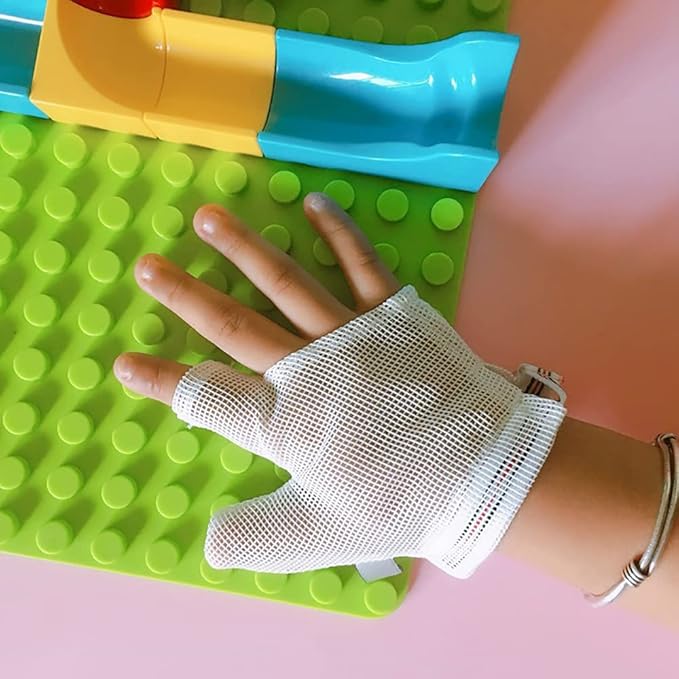 Baby Stop Thumb Sucking Kids Finger Guard Stop Infant Finger Sucking(M)