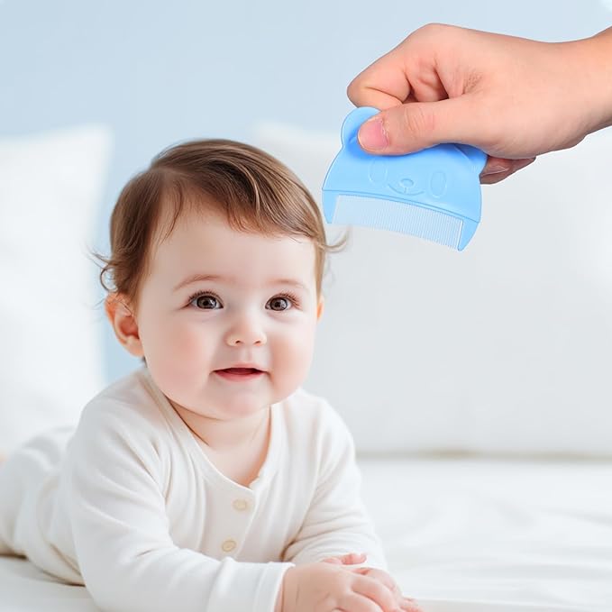 Toyvian 2Pcs Baby Hair Combs: Plastic Cute Cradle Cap Comb for Babies - Gentle Touch & Easy to Hold- Bear Shaped Bath Brush for Newborn Baby Cradle Cap Dandruff (Random Color）