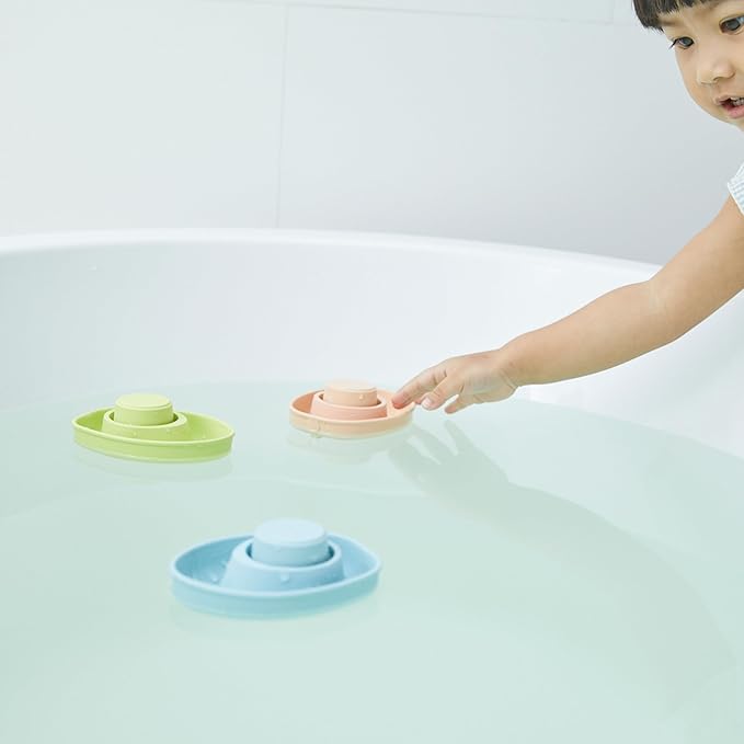 PlanToys® Pastel Green Rubber Convertible Boat | Montessori Water & Sensory Play Toy for Cause & Effect, Imagination & Exploration | Eco-Friendly Floating Bath Toy