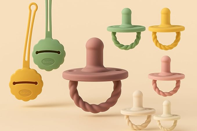 Sweetie Silicone Pacifier Holder Case, Pacifier Container Fits Pacifiers & Pacifier Clip, Portable for Travel Outdoor Activities, Sun Flower, Lion Shape, 1 Piece (Brown)