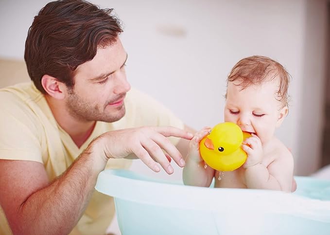 CICITOYWO Yellow Rubber Ducks, Preschool Large Bath Toys Bathtub Floating Squeaky Duckies Gift for Baby Shower Infants Kids Toddler Party Decoration, 7.2 inches (Large)