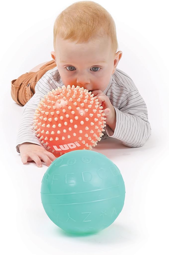 Ludi - 2 Soft Ribbed & Spiky Sensory Balls - Baby Activity Toy - from 6 Months - Develops Touch, Fine Motor Skills & Discovery - Diameter 13 cm - Orange & Blue