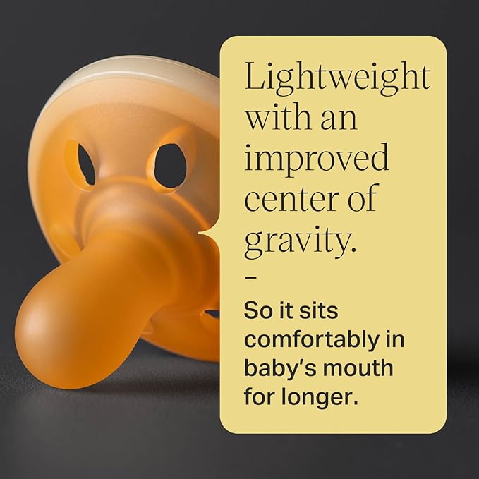 Tommee Tippee Breast-Like Night Newborn Pacifier, 0-6 Months, Breast-Like Baglet, BPA-Free Binkies, Glow in The Dark Technology, Orange/Blue, Pack of 4