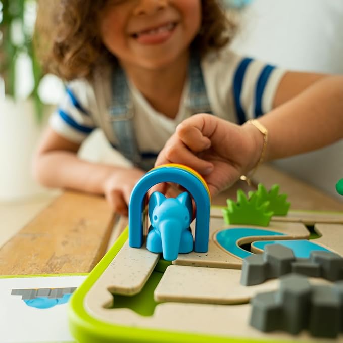 SmartGames Safari Park Jr. – Preschool Logic & Matching Puzzle Game with 60 Challenges for Ages 3+