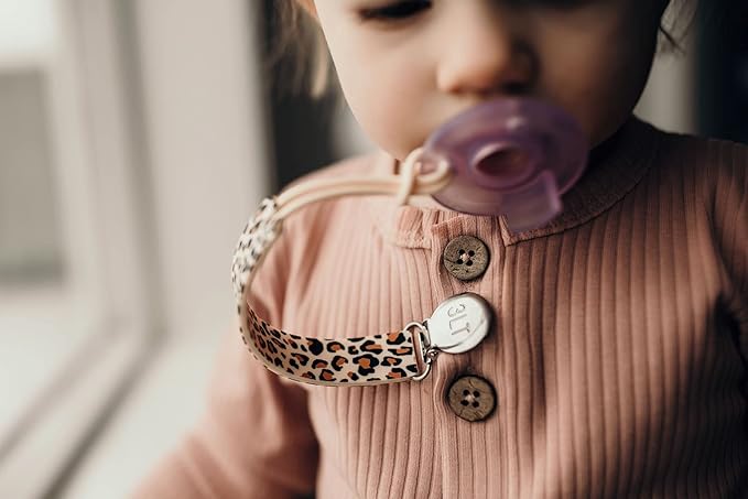 Three Little Tots All Silicone Modern, Short and Safety Tested Pacifier Clip (Leopard, Printed)