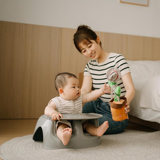 Bumbo Plastic Floor Seat Lite & Tray Combo for Babies 3 to 12 Months, Breige - Lightweight Portable Baby Chair with Large Legroom and 3-Point Harness for Feeding and Play