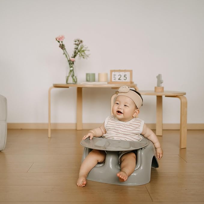 Bumbo Plastic Floor Seat Lite & Tray Combo for Babies 3 to 12 Months, Breige - Lightweight Portable Baby Chair with Large Legroom and 3-Point Harness for Feeding and Play