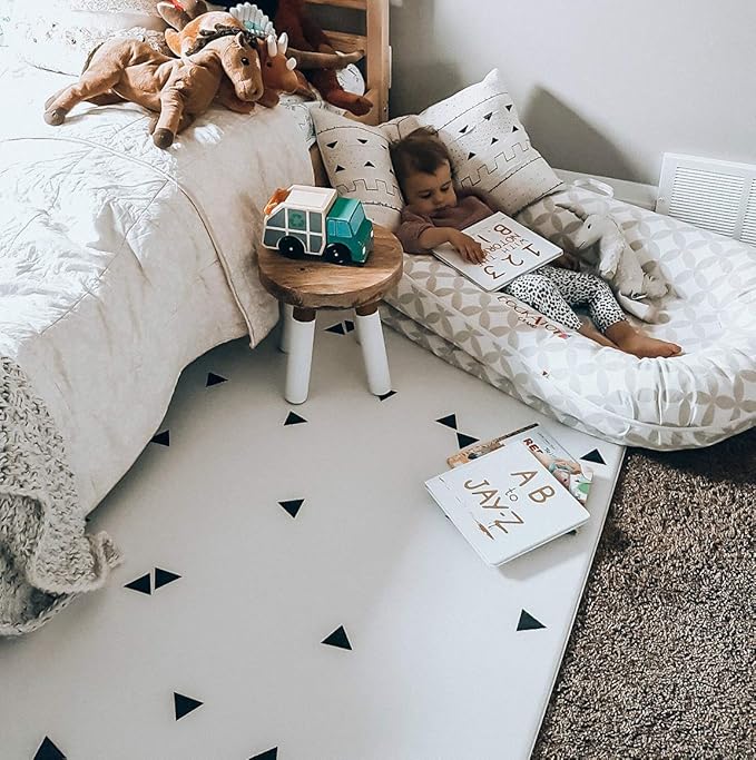 Little Bot Baby Play Mat (Ofie mat, zen line + triangle)