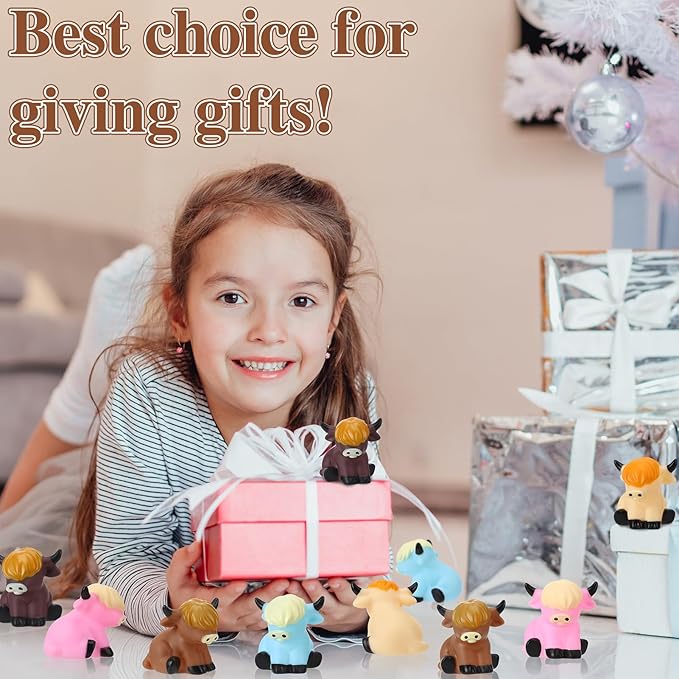 50 Pcs Highland Cow Rubber Figurines,Mini Rubber Cows Bath Float Squeaky Highland Cow Toys for Baby Shower Birthday Gift (2x2x1.8 inches)