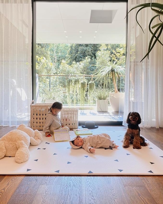 Little Bot Baby Play Mat (Ofie mat, zen line + triangle)