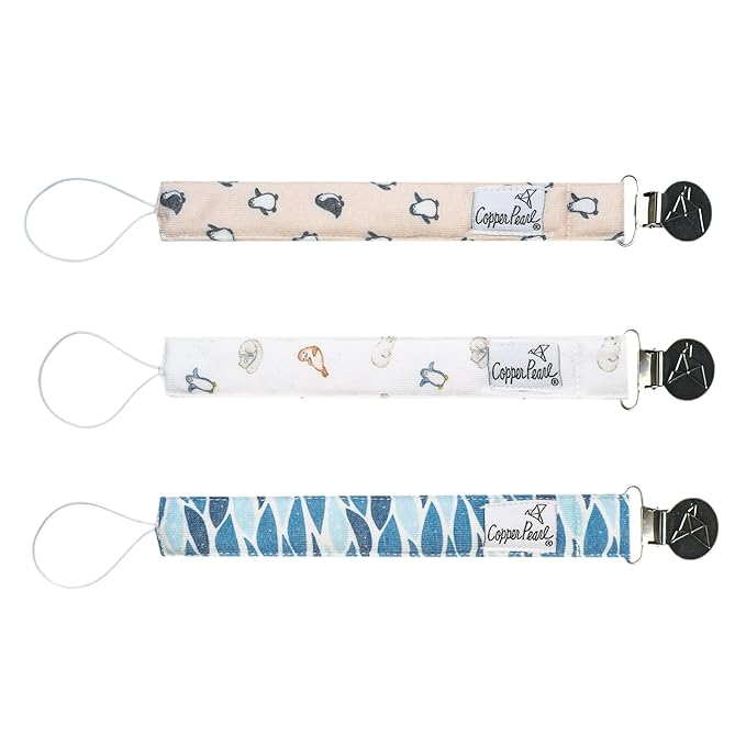 Arctic Wonder Binky Clip