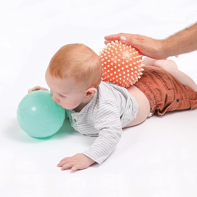 Ludi - 2 Soft Ribbed & Spiky Sensory Balls - Baby Activity Toy - from 6 Months - Develops Touch, Fine Motor Skills & Discovery - Diameter 13 cm - Orange & Blue