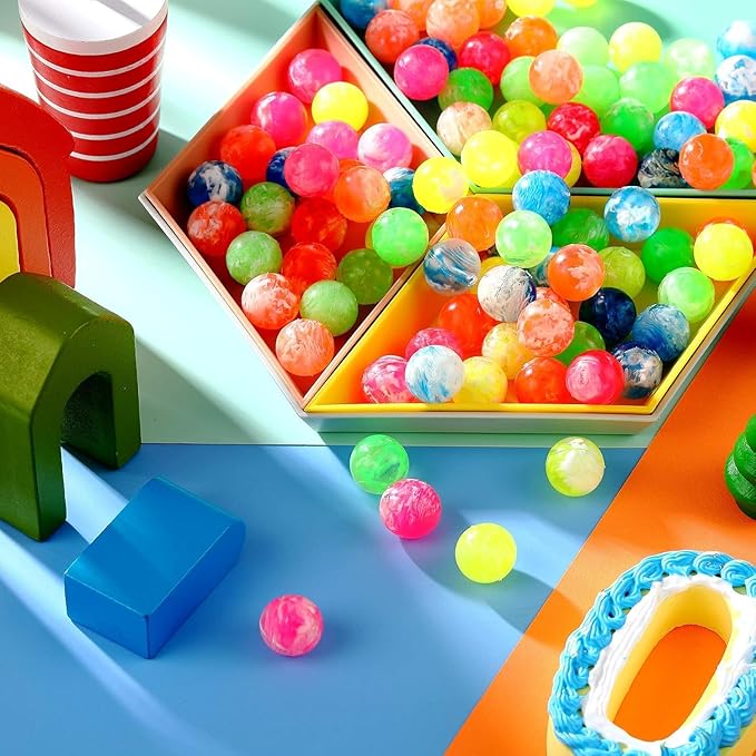 Sumind 500 Pcs Kids Small Bouncy Balls in Bulk Rubber High Bouncing Balls for Baby Toddler Birthday Party Favors Gift Game Prizes Vending Machines Fillers Outdoor Activities (0.98 Inch)