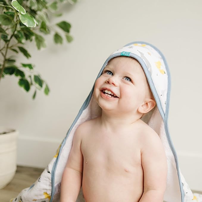 Featherhead™ 5-Piece 100% Cotton Muslin Hooded Bath Towel & Washcloths Set for Baby Boy - Ultra Soft and Extra Absorbent - Newborn Essential & Perfect Baby Registry Gift (Blue Foxes)