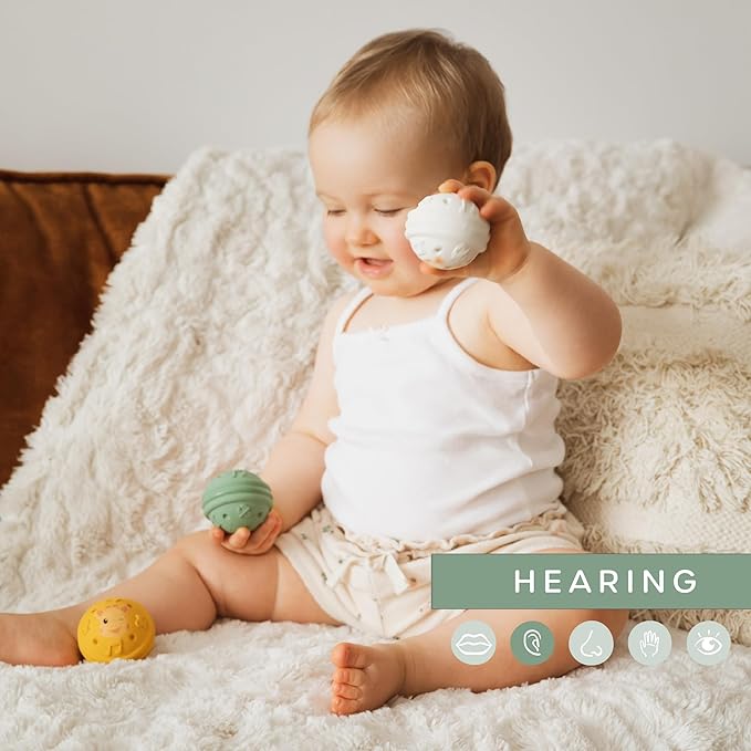 Sophie la girafe Musical Balls | Easy to Grasp | Light & Colorful | Designed with Natural Rubber to Soothe & Awaken Baby's Sense of Sound