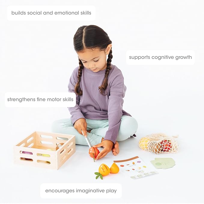 Pearhead Wooden Play Food Set – 21-Piece Pretend Kitchen Toy, Cutting Fruits & Veggies, FSC-Certified, Farmers Market with Play Money, Mesh Bag & Storage Crate, Boys and Girls, 2 3 4 Year Old
