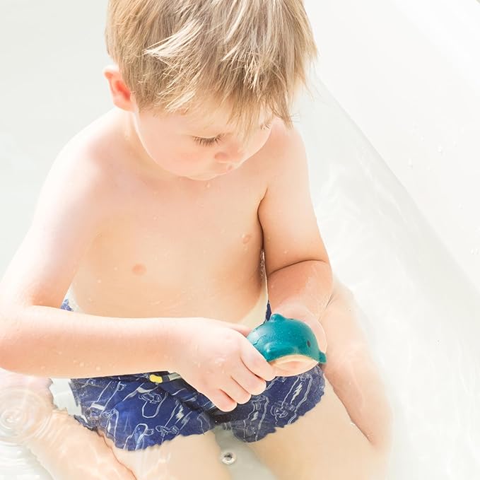 PlanToys® Sea Life Bath Set Wooden Montessori Tactile and Imaginative Water Play Toy | Fine Motor, Sensory Exploration and Cause and Effect Learning | Eco Friendly Ocean Bath Activity