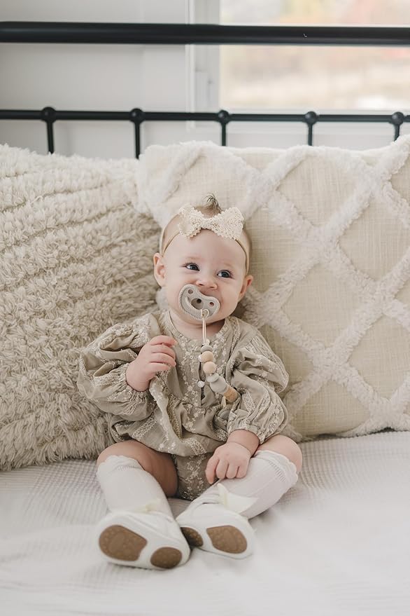 Silicone Pacifier Clip – Metal-Free, Rust-Free, 100% Food-Grade Silicone and Natural Beech Wood, Secure Pacifier Holder for Babies – Cloud - Mila & Lulu