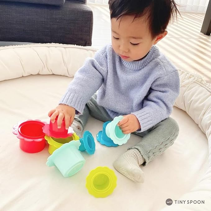 Sophie la girafe The First Years Baby Stacking & Nesting Toy, 8 Colorful Flower Counting Cups for Learning & Motor Skills, Infant & Toddler Toy 6+ Months