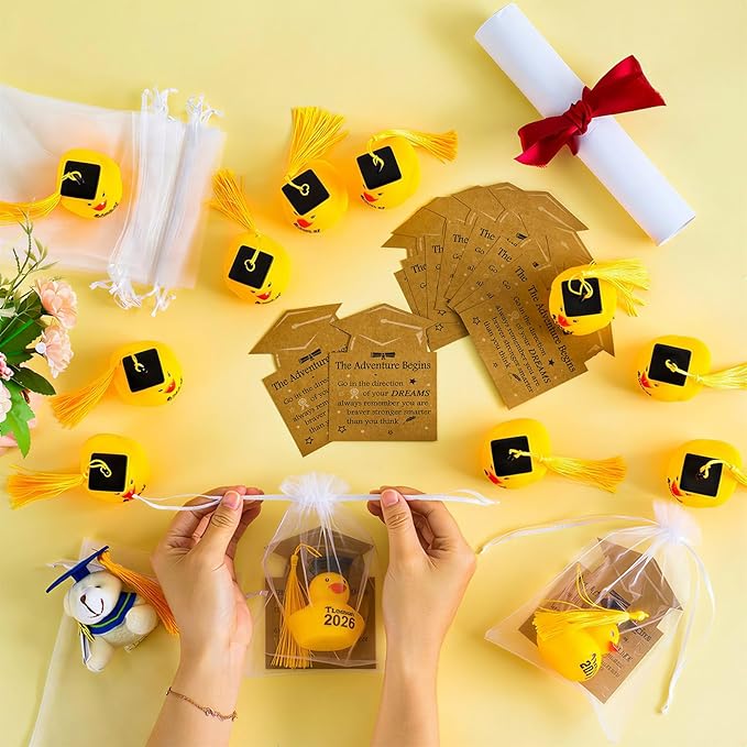 Yaomiao 24 Set Graduation Rubber Ducks with Grad Cap Bulk Class of 2026 Graduation Decorations with Card and White Organza Grad Rubber Ducks Gifts for Pool Swimming Party Favors