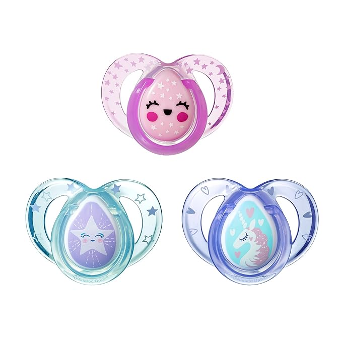 Tommee Tippee Day and Night Pacifier, 6-18 Months, Symmetrical Baglet, BPA-Free Binkies, Colors and Designs May Vary, Pack of 3