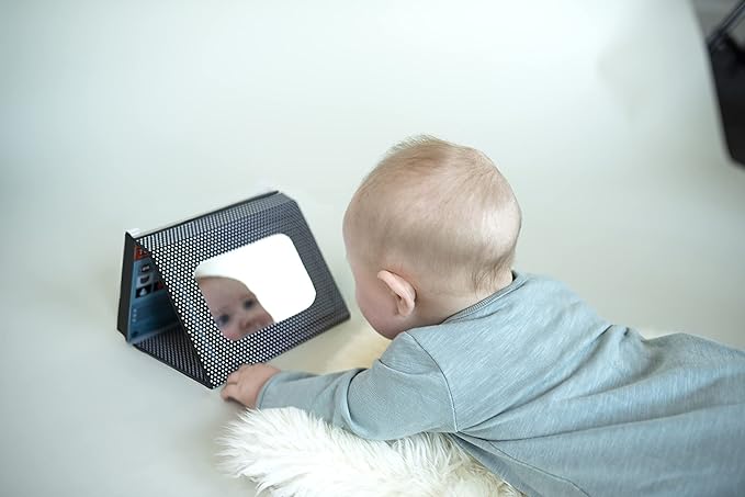 Petit Collage Tummy Time Peekaboo, Multicolor