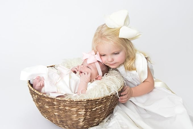 Wee Ones Girls' Classic Grosgrain Hair Bow on a Matching Baby Hair Band, For All Hair Types, Mini Bow, 6-24 Months, Light Pink