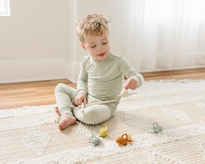Marlowe & Co Silicone and Wooden Fishing Playset, Montessori Fine Motor Skills Fish Game for Children with Storage Bag