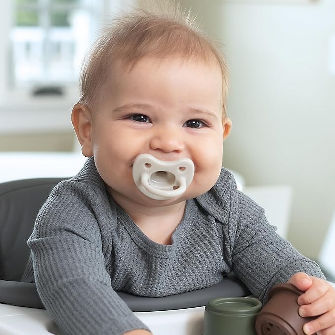 Chicco PhysioForma Luxe Orthodontic Pacifier for Babies 0-6 Months, One-Piece 100% Soft Silicone, Supports Breathing, Textured Shield & Handle, Included Sterilizing Case, BPA Free, 2-Pack, Pearl Grey