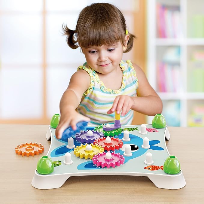 Quercetti: Peggy Gears - 13pc Interactive Cogwheel Construction Toy, Peg Board, 2-Sided Cards w/ 6 Scenes, Preschool Educational Play, Toddler-Kids 2+