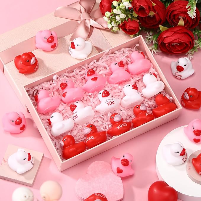 Lunmon 200 Pcs Valentine's Day Rubber Duck Heart XOXO Valentines Duck 1.4 Inch Pink Red White Float Toys for Party Favors Prizes Exchange Gifts Goodie Bag Fillers, 3 Styles
