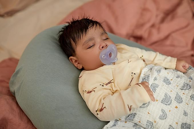 Philips Avent Soothie Heart Pacifier, 3-18 Months, Blue/Light Blue, 2 Pack, SCF099/11