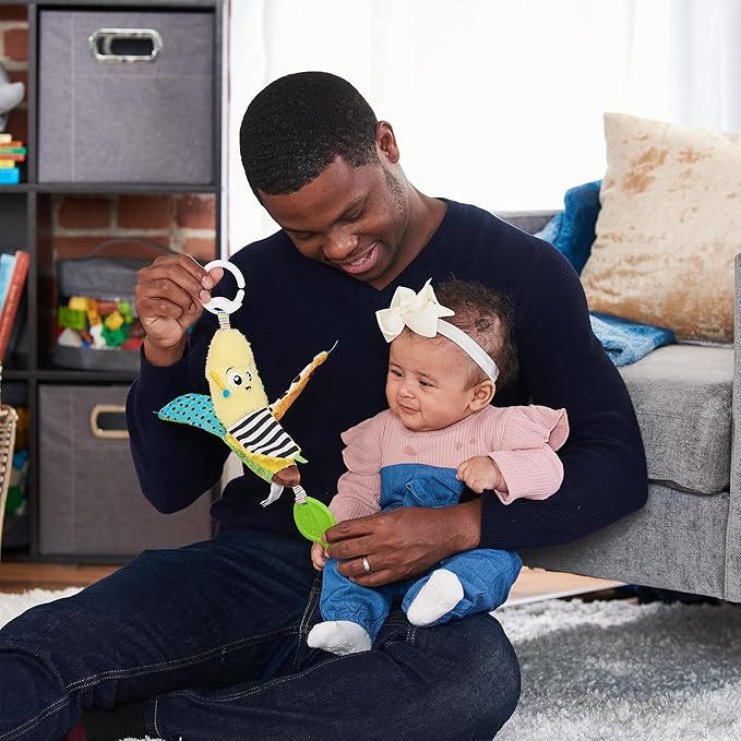 LAMAZE Bea The Banana, Clip on Pram and Pushchair Newborn Baby Sensory Toy, With Colours and Sounds, Development for Boys and Girls Aged 0 to 24 Months