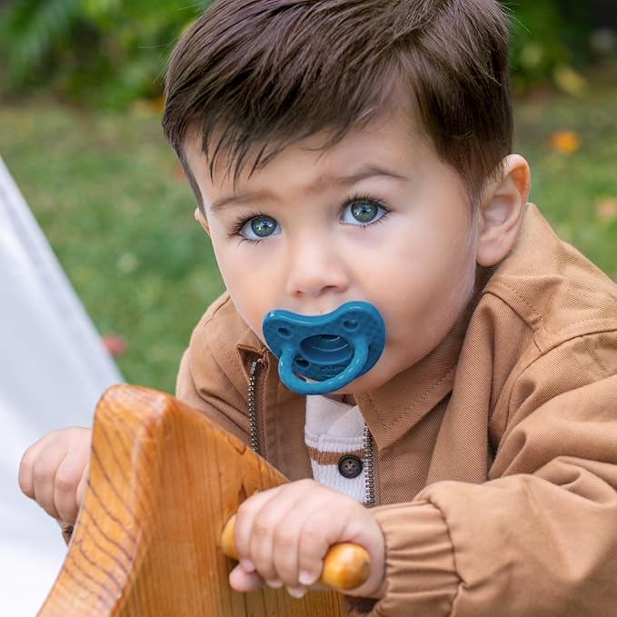 Chicco PhysioForma Luxe Orthodontic Pacifier for Babies 16-24 Months, One-Piece 100% Soft Silicone, Supports Breathing, Textured Shield & Handle, Sterilizing Case, BPA Free, 2-Pack, Ocean Blue