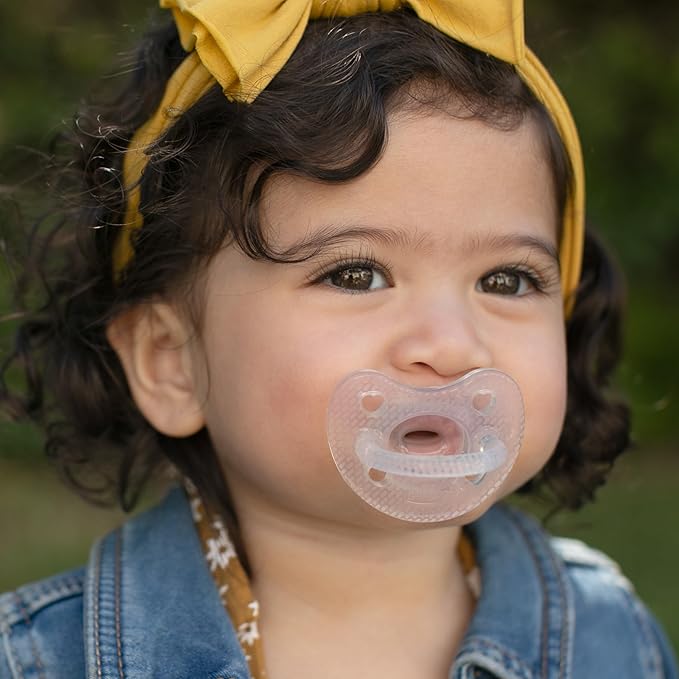 Chicco PhysioForma Luxe Orthodontic Pacifier for Babies 6-16 Months, One-Piece 100% Soft Silicone, Supports Breathing, Textured Shield & Handle, Sterilizing Case, BPA Free, 2-Pack, Crystal