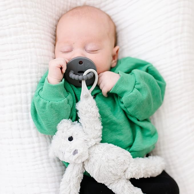 Ryan & Rose Cutie Cuddle Pacifier Holder Animal (Grey)