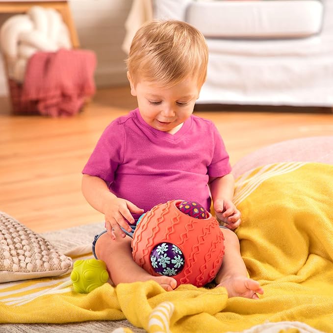 B. toys – Sensory Baby Toys Set with Textured Balls – 6 Pieces Development Set with Large Ball & 5 Small Balls with Different Textures for Tactile Stimulation & Motor Skills Development, 6+ Months