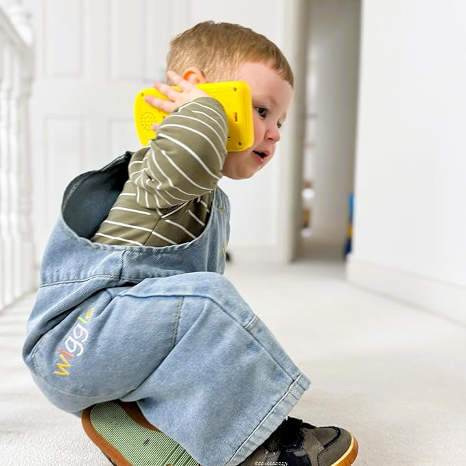 The Learning Journey Early Learning - On The Go Phone - Baby Cell Phone Toy - Toddler Toys & Gifts for Boys & Girls Ages 3 Months and Up - Award Winning Toys